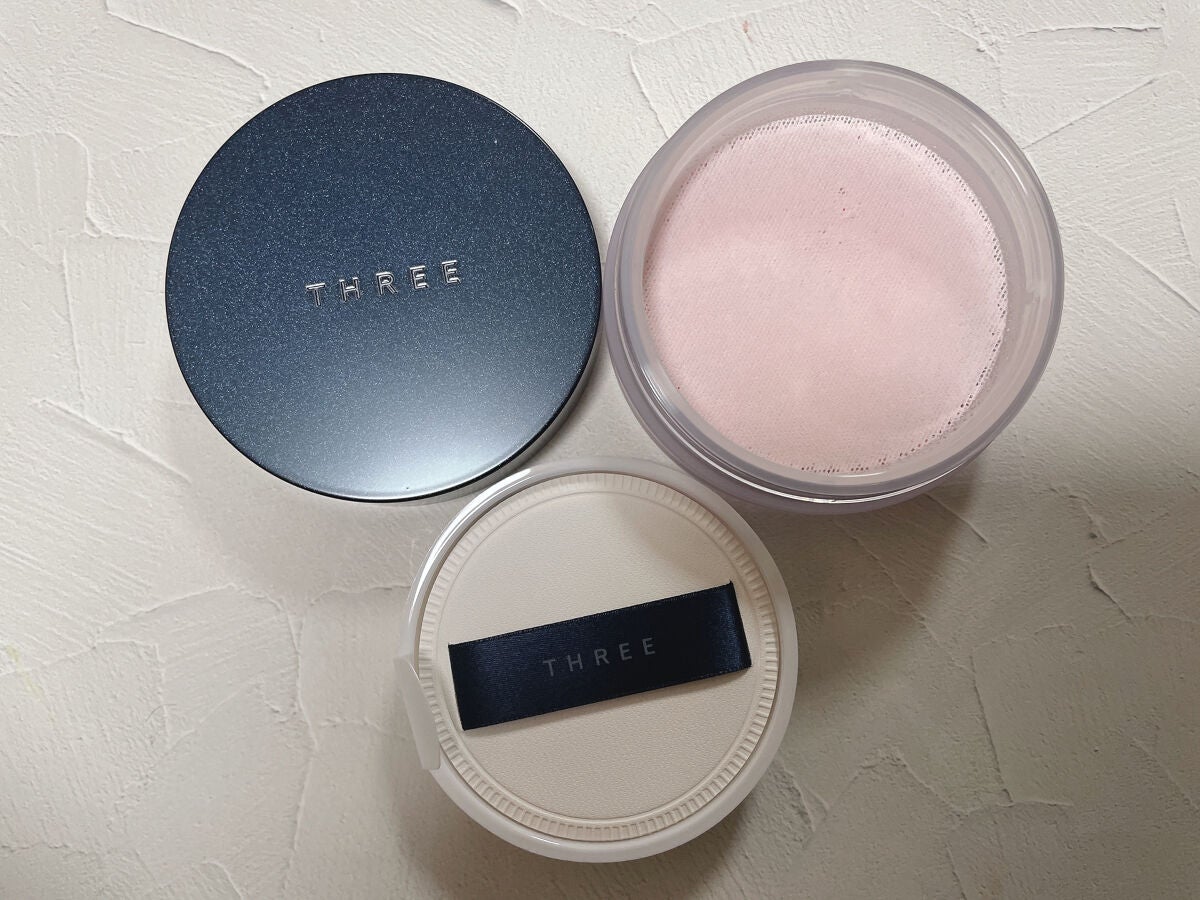 アドバンスドエシリアルスムースオペレーター ルースパウダー/THREE/ルースパウダーを使ったクチコミ(2枚目)