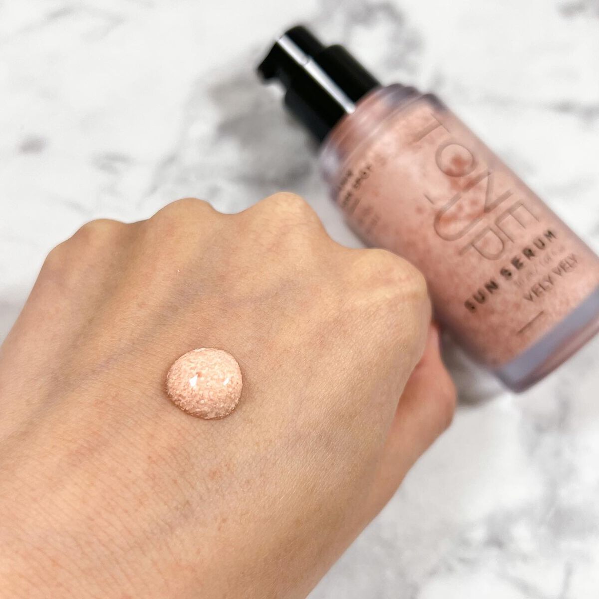 ビタミントーンアップサンセラム/VELY VELY/日焼け止めローションを使ったクチコミ（3枚目）