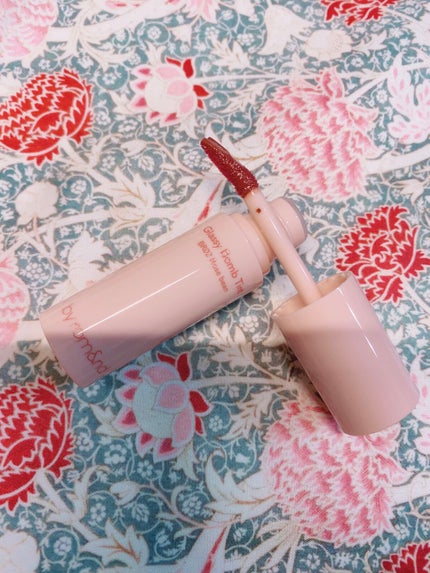 アンドバイロムアンド グラッシーボムティント/&nd by rom&nd/リップティントを使ったクチコミ(1枚目)