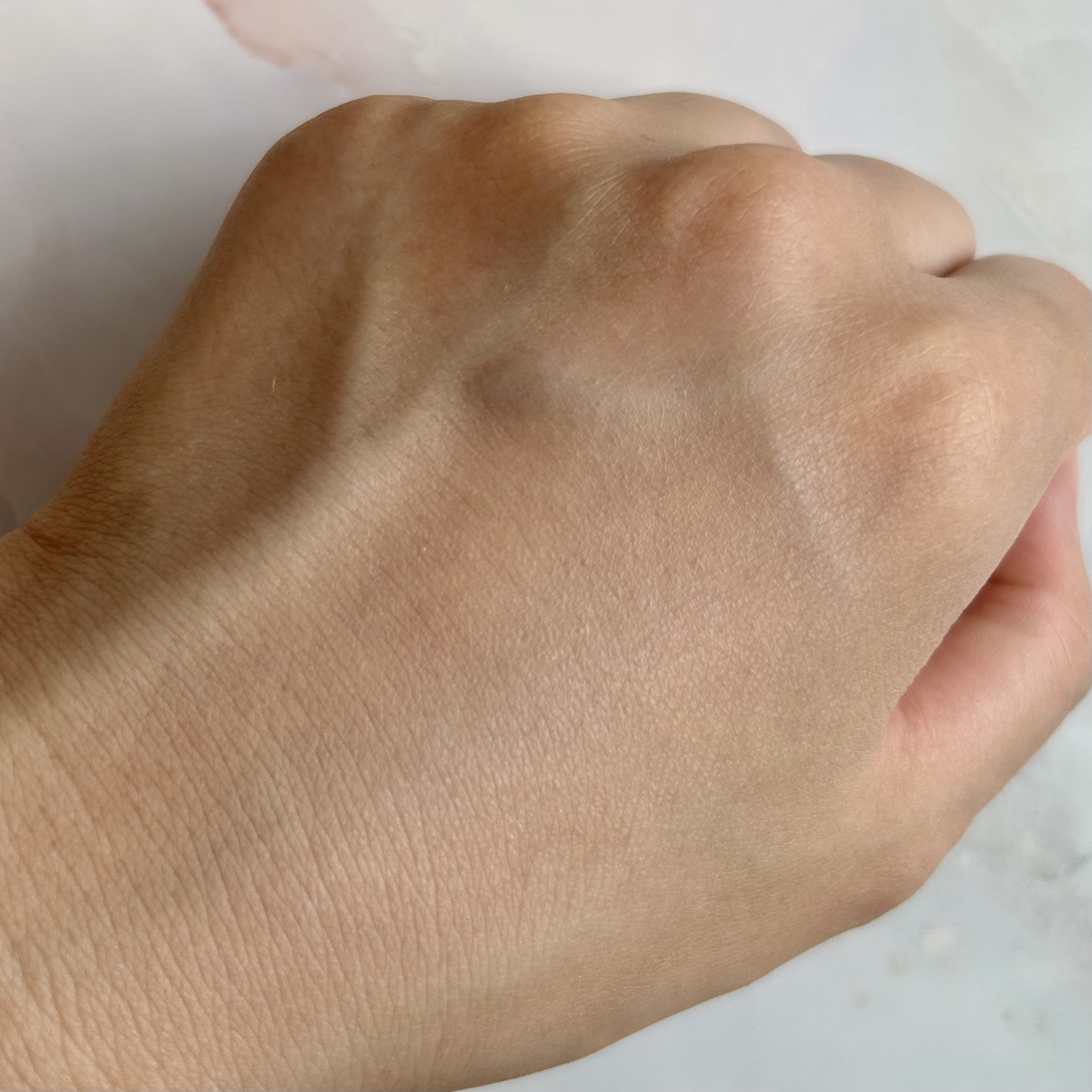 リアル フローレス ウェイトレス パーフェクティング コンシーラー/ローラ メルシエ/リキッドコンシーラーを使ったクチコミ（3枚目）