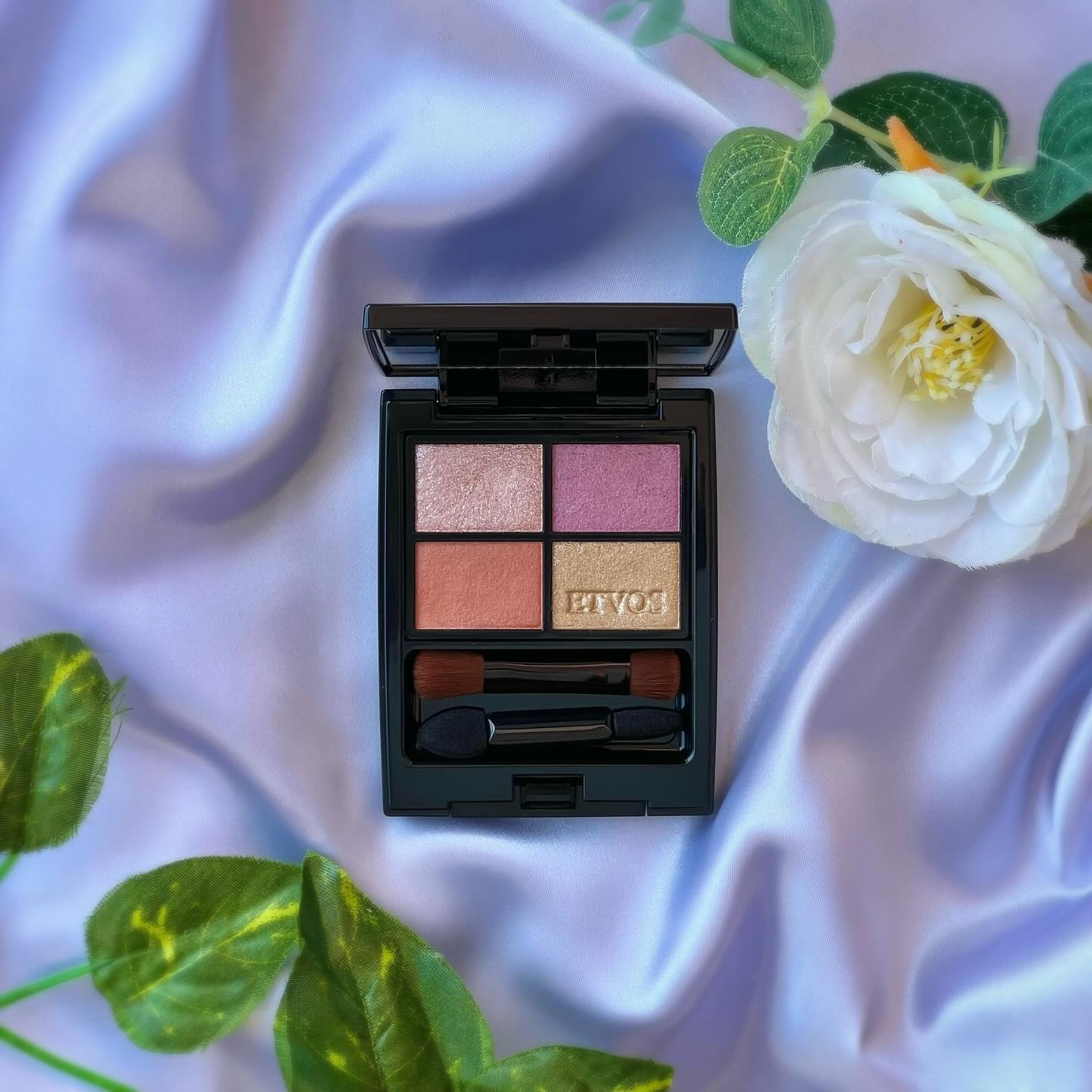 ミネラルクラッシィシャドー/エトヴォス/アイシャドウパレットを使ったクチコミ（1枚目）