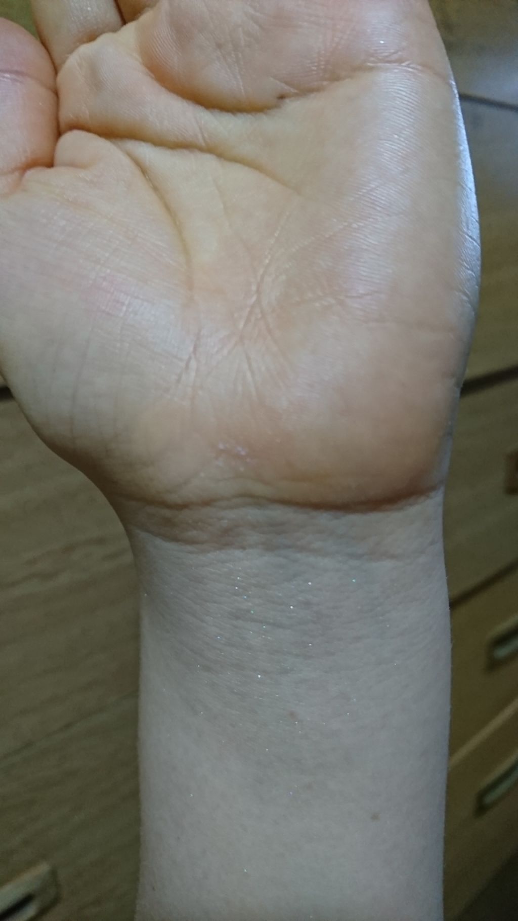 JILL STUART サムシングピュアブルー フェイス＆ボディパウダーのクチコミ「ジルスチュアート　サムシングピュアブルー　フェイス ＆ ボディパウダーを使ってみました｡･ﾟ･.....」（2枚目）