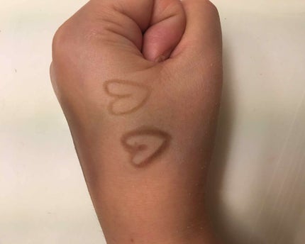 ラスティンググロスリップ/CEZANNE/口紅を使ったクチコミ(3枚目)