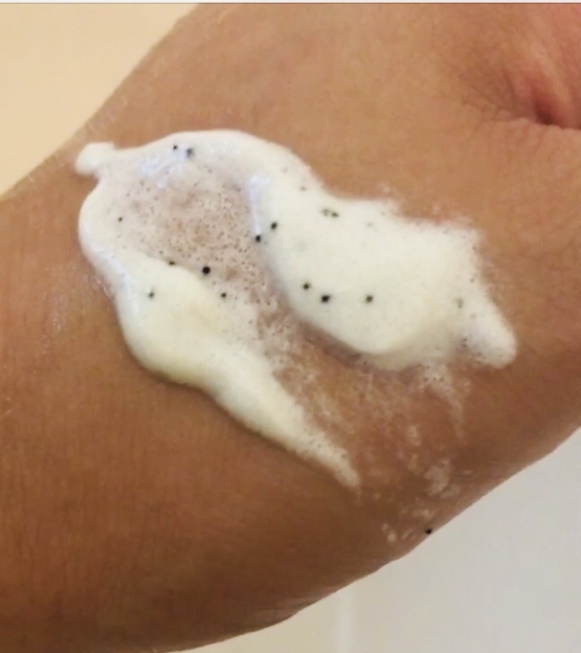 ダヴ ふわとろ　クリーミースクラブ キウイ＆アロエ/ダヴ/ボディスクラブを使ったクチコミ（2枚目）