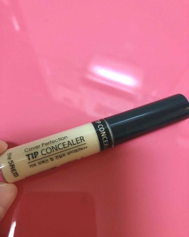 the SAEMのTIP CONCEALER😄お色は01番です。わたしのコンプレックスである強力な目の下のくまは完ぺきには消えませんが……明るく見えるのとツヤがあって綺麗に見える気がします✨そしてヨレな