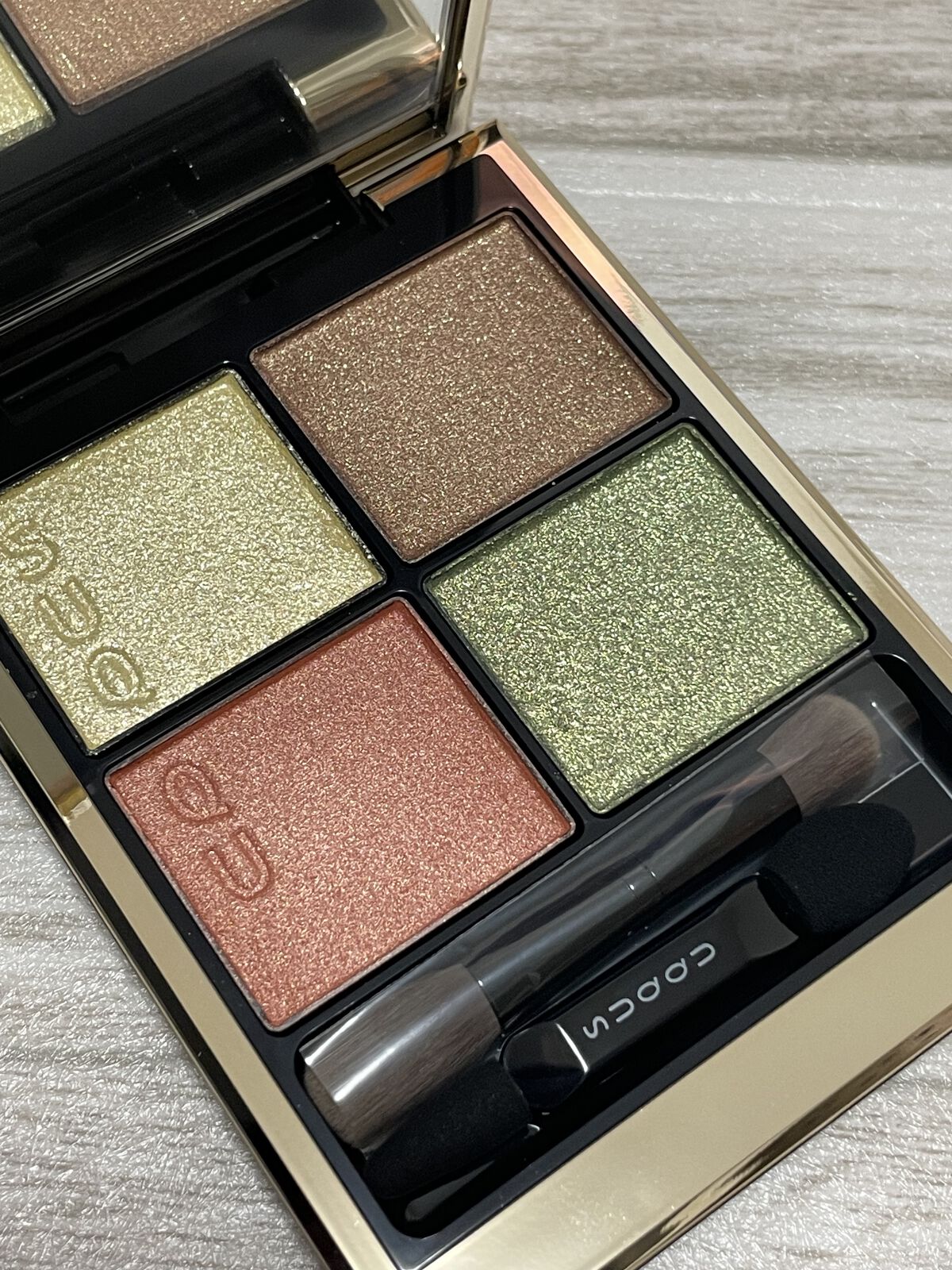 シグニチャー カラー アイズ 121 寒花 -KANKA/SUQQU/アイシャドウパレットを使ったクチコミ（3枚目）