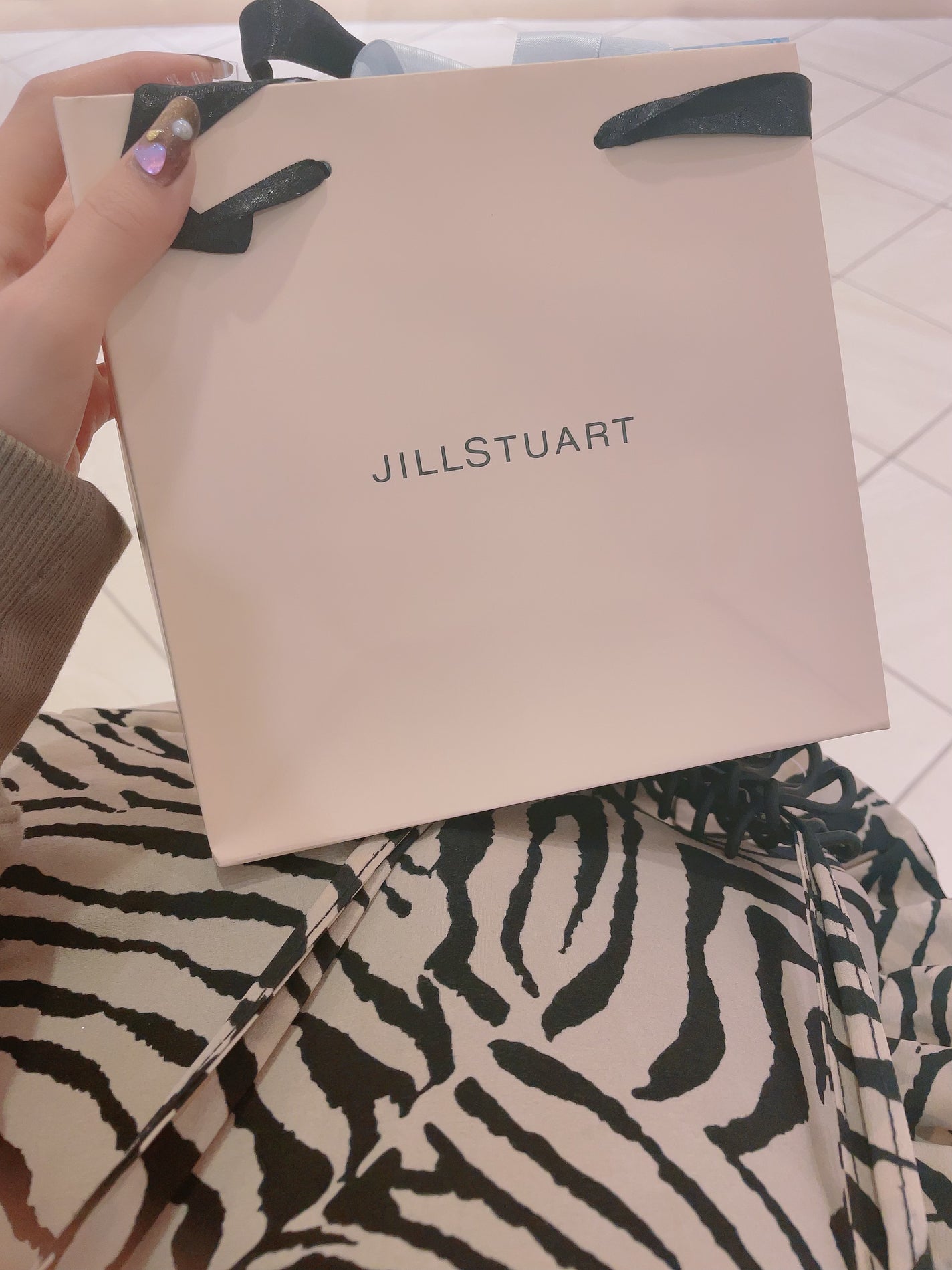 サムシングピュアブルー セント シマリング UVプロテクター/JILL STUART/日焼け止めジェルを使ったクチコミ(2枚目)