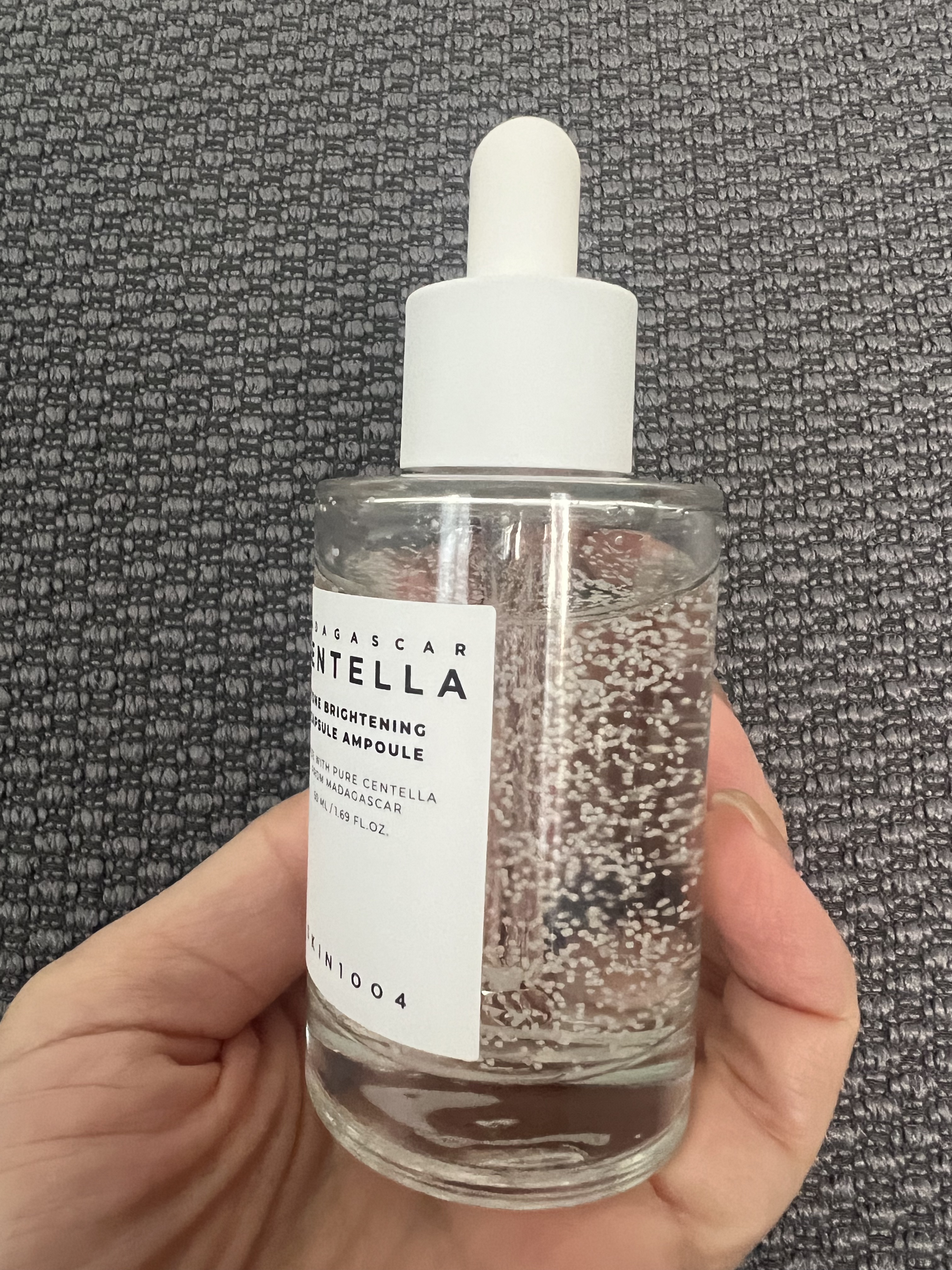 トーンブライトニング カプセルアンプル/SKIN1004/美容液を使ったクチコミ（2枚目）