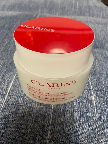 CLARINS クレーム マスヴェルトのクチコミ「クラランスのボディクリームです(*^^*)
誕生日プレゼントに戴きました！！

伸びも良いので.....」（1枚目）