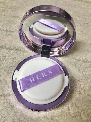 HERA UVミストクッションのクチコミ「HERA UV　ミストクッション
SPF50
PA+++


UVカット効果もあり、
肌をつや.....」（2枚目）