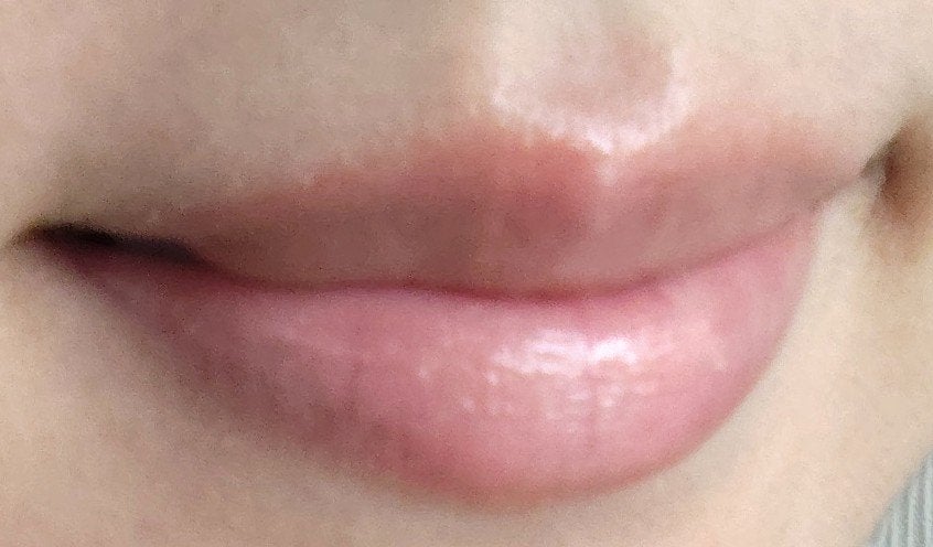 リップベビーナチュラル ピュアハニーの香り/メンソレータム/リップクリームを使ったクチコミ(5枚目)