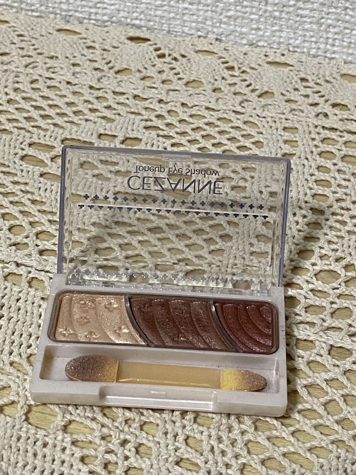 トーンアップアイシャドウ/CEZANNE/アイシャドウパレットを使ったクチコミ（3枚目）