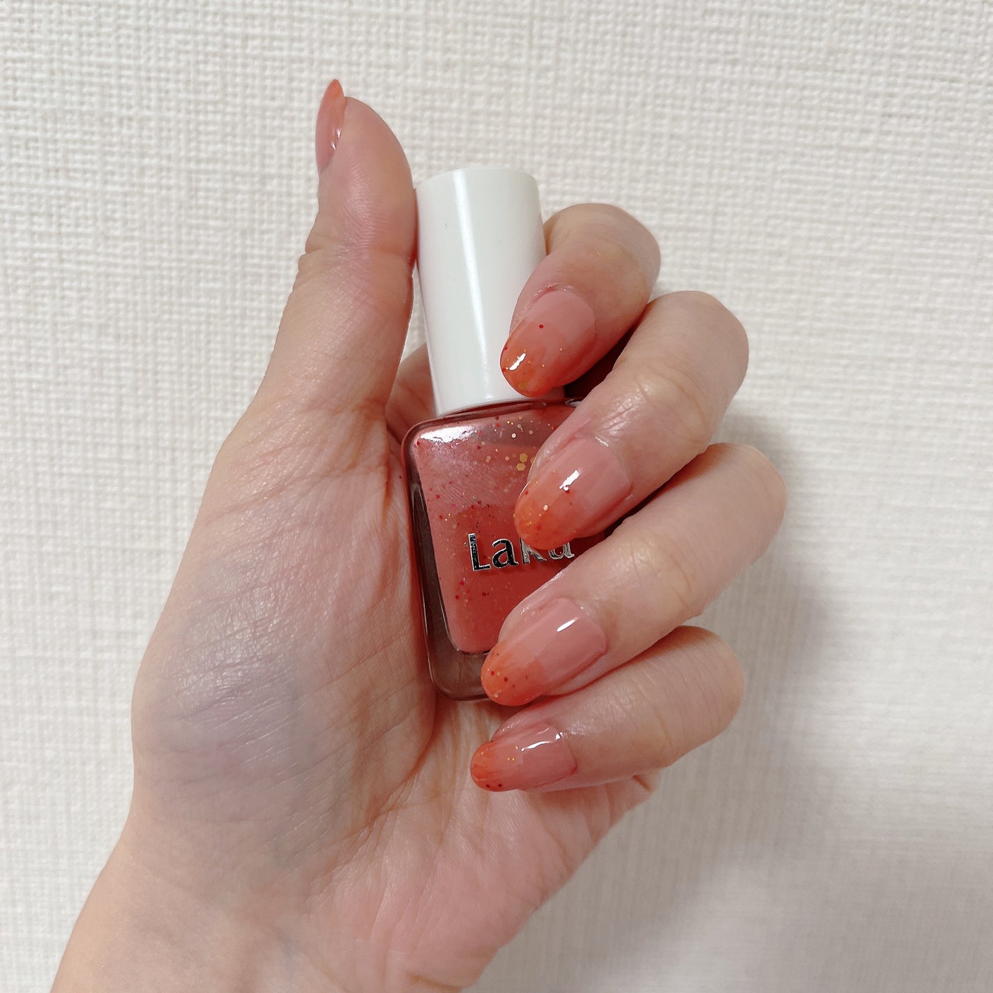 グラッシーネイルカラー/Laka/マニキュアを使ったクチコミ(2枚目)