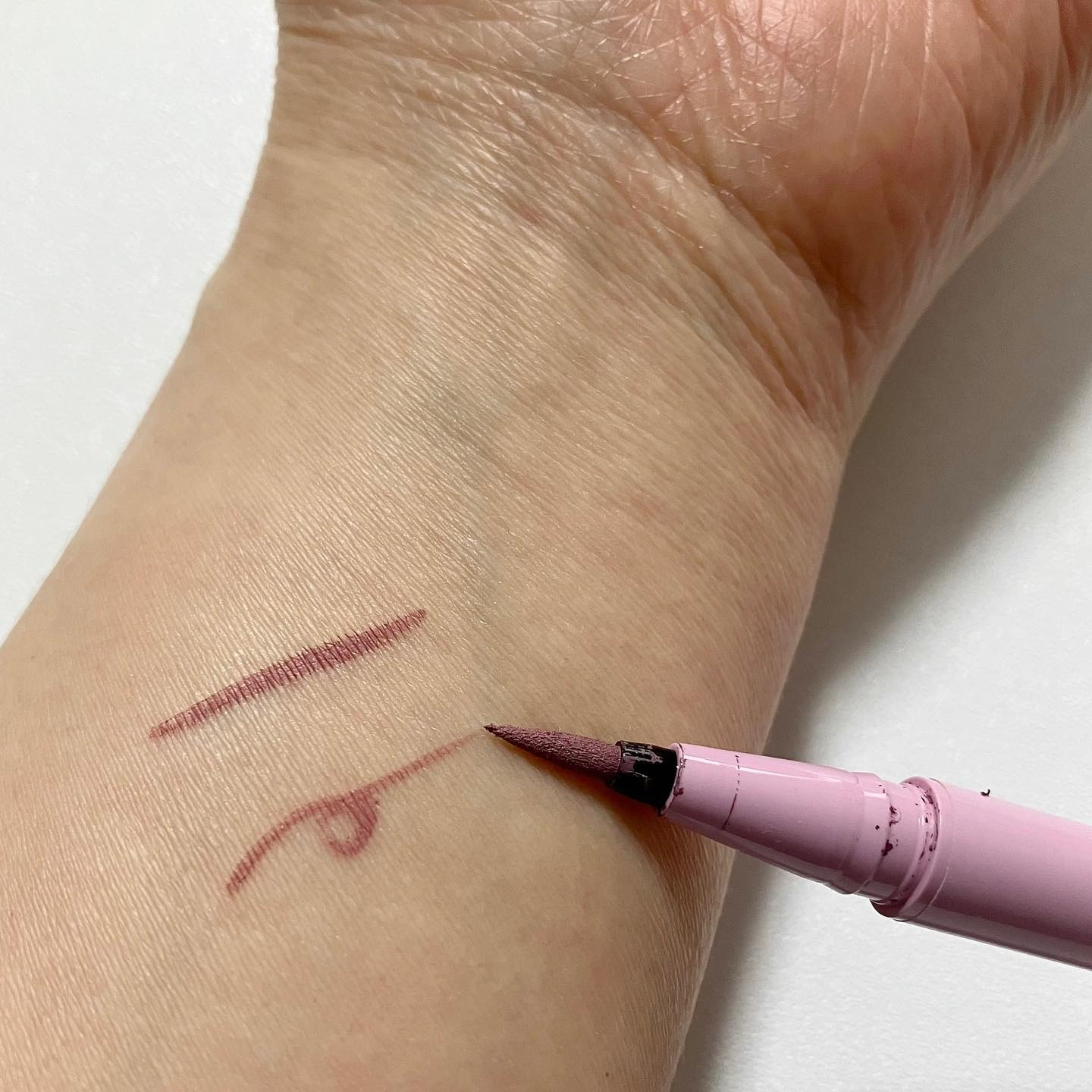 プレイフル リキッドアイライナー 102 パープルヤム/BLEND BERRY/リキッドアイライナーを使ったクチコミ（2枚目）