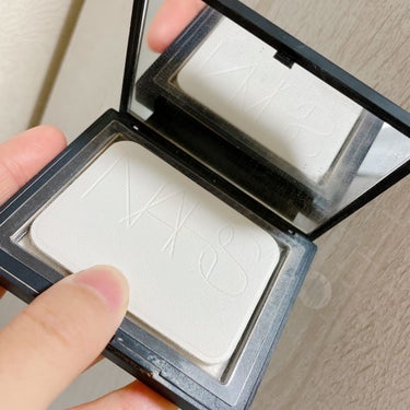 ライトリフレクティングセッティングパウダー　プレスト　N/NARS/プレストパウダーを使ったクチコミ（3枚目）