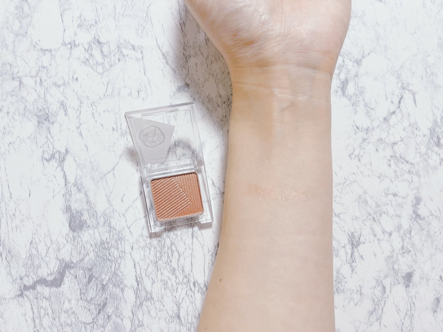 オーラデュウ プリズム イルミネーター ピコ/SHISEIDOザ・メーキャップ/単色アイシャドウを使ったクチコミ(3枚目)