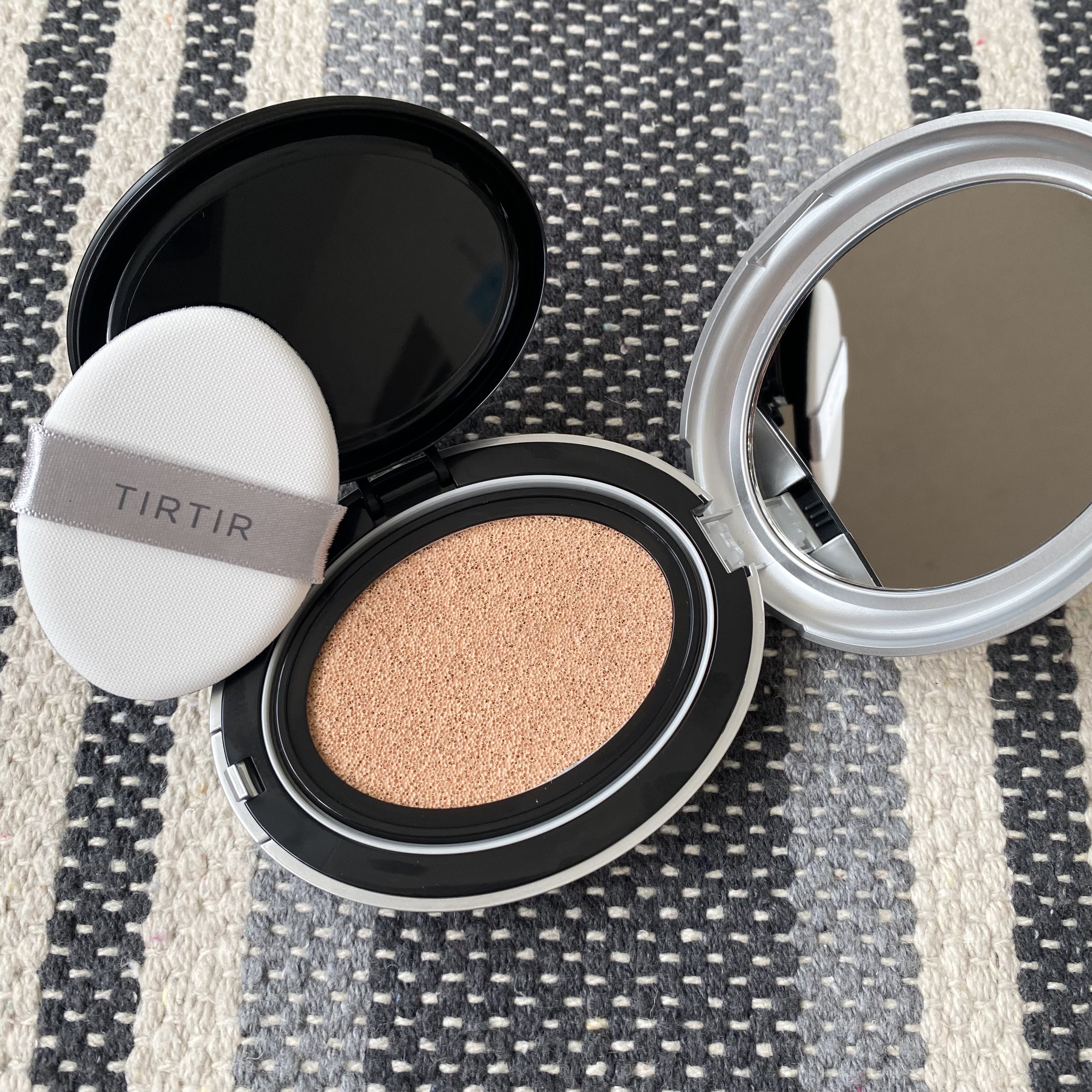 マスクフィットオーラクッション 17C ポーセリン(PORCELAIN)/TIRTIR(ティルティル)/クッションファンデーションを使ったクチコミ（2枚目）