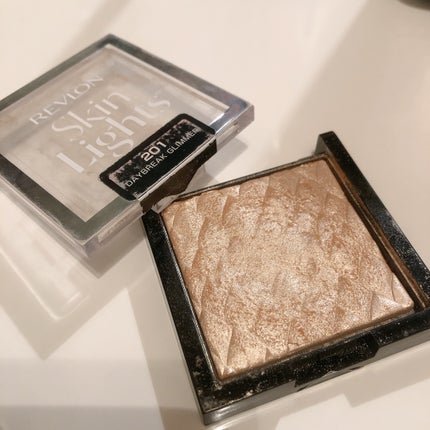 スキンライト プリズマティック ハイライター/REVLON/プレストパウダーを使ったクチコミ(2枚目)