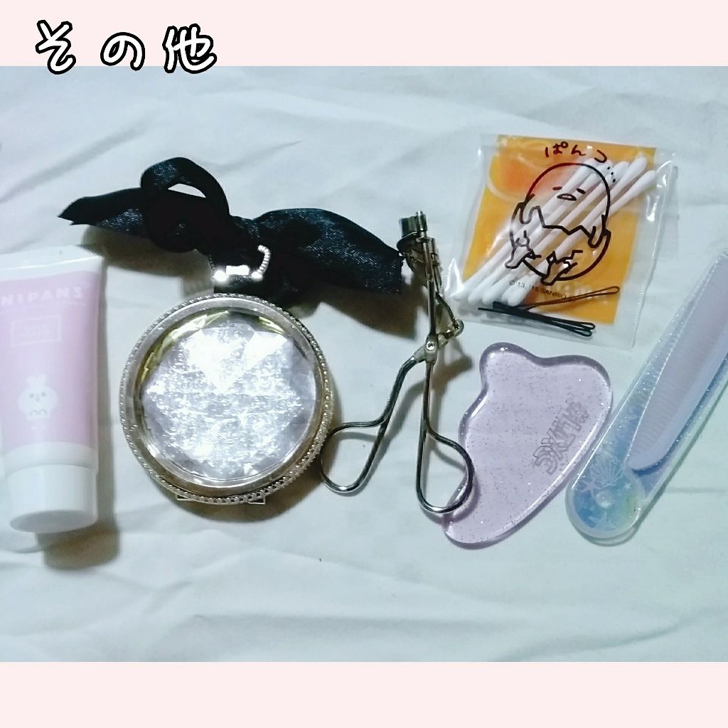 はな on LIPS 「まるーにじゅうまるーどうも、あおまるです😆今回は、ポーチの中身..」(4枚目)