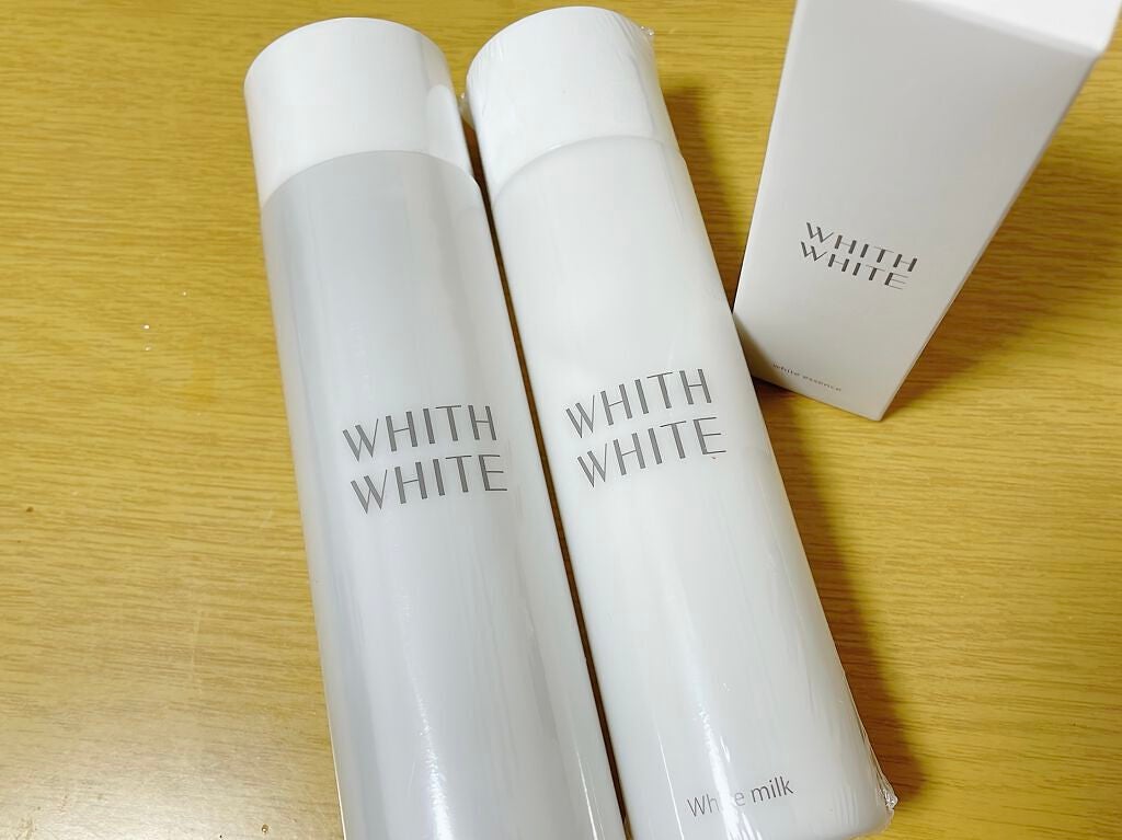 みゆゆ on LIPS 「美白も保湿も効果ありの化粧水、乳液、美容液のセット使いました♪..」(1枚目)