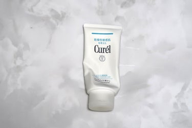 ✳︎ Curel ✳︎
ジェルメイク落とし
130g
¥1,100
⁡
キュレルは洗顔や化粧水で
普段お世話になっていて
大好きなブランドの一つなのだけれども
こちらの商品は残念ながら、リピなし。。
⁡
⁡
✳︎消炎剤（有効成分）配合
✳︎やわらかなジェルタイプ
✳︎肌への負担少なめ
✳︎洗い上がりのツッパリ感なし
✳︎コスパよく手軽にどこでも購入可能
⁡
⁡
普通のメイクだと
目元はポイントリムーバー必須。
ファンデーションも
多めのジェルできちんと馴染ませないと
落ちませんでした🙃
⁡
⁡
肌への負担、刺激は全く感じなかったので
ノーファンデな方や、
とにかく肌に負担をかけたくない方には
合うかもしれません✨

#curel#ジェルメイク落とし#キュレルジェルメイク落とし#キュレルの画像 その0