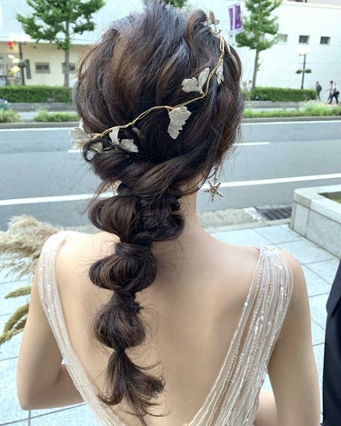 coral_beauty_m2h on LIPS 「結婚式ヘアアレンジ👰💒グレージュ×糸ハイライトで、1週間経って..」（1枚目）