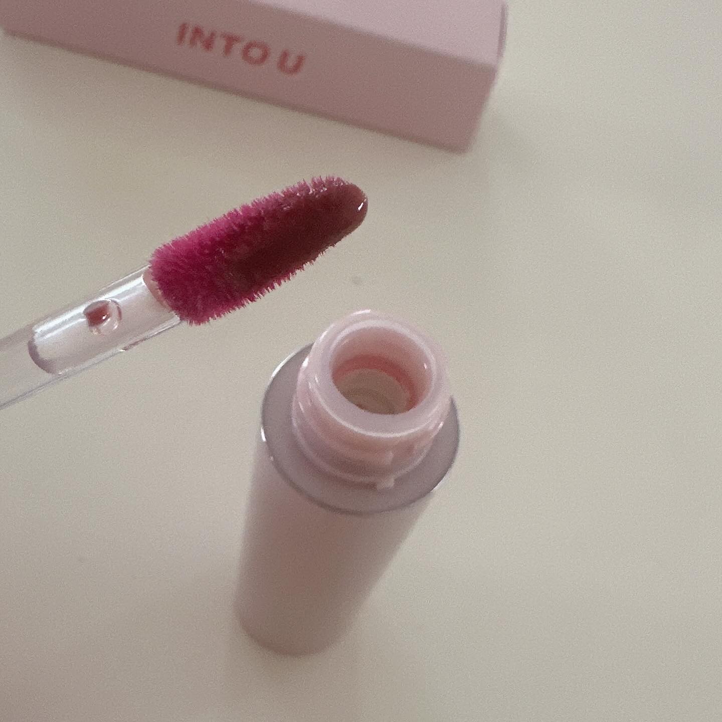 ジューシーパンピンググロス/INTO U/リップグロスを使ったクチコミ（3枚目）