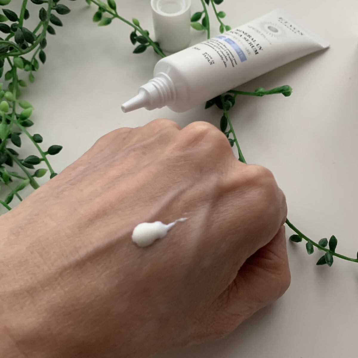 ミネラルUVアクアセラム/エトヴォス/美容液を使ったクチコミ（3枚目）