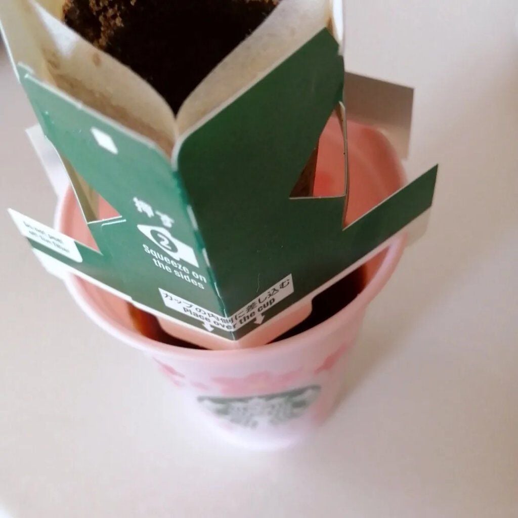 スターバックス® プレミアム ミックス サクラ ストロベリー ラテ/スターバックス リザーブ/その他を使ったクチコミ(5枚目)