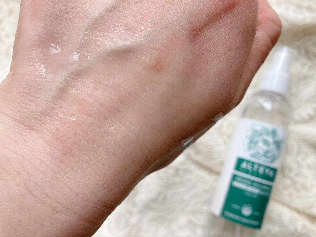 karin on LIPS 「!クリーンビューティ派の最推したち!普段使いわけてる化粧水のお..」(2枚目)