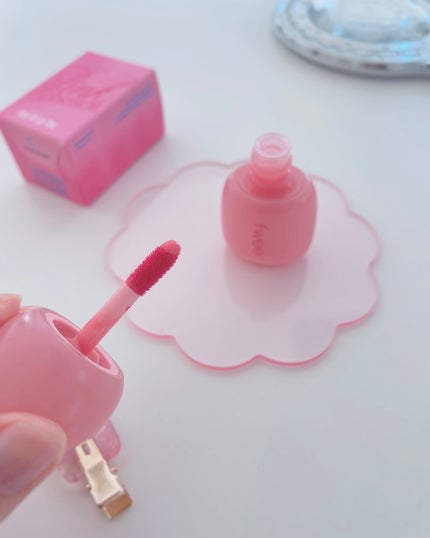 フィー ピンクオブセッションステイフィットティント/fwee/リップティントを使ったクチコミ(2枚目)
