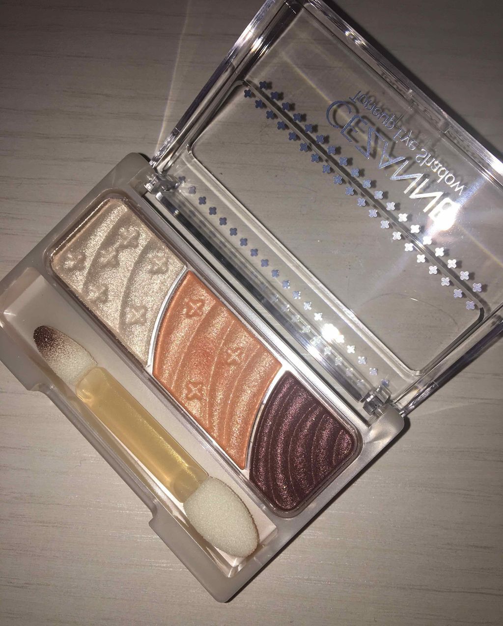 トーンアップアイシャドウ/CEZANNE/アイシャドウパレットを使ったクチコミ(2枚目)