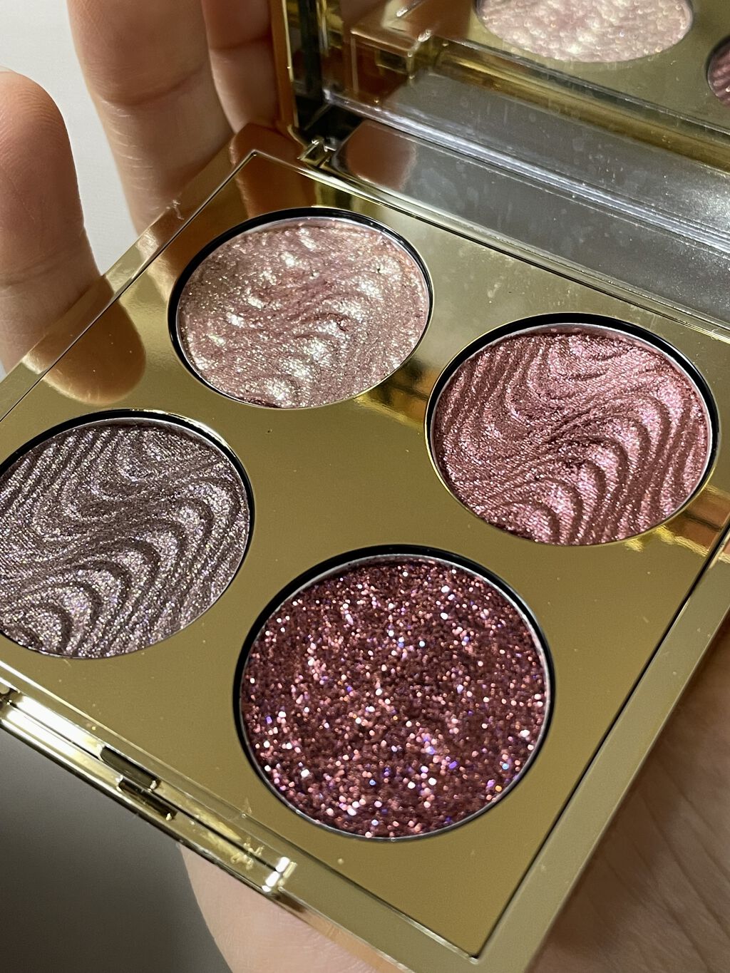 クリスタルアイクォード/REVOLUTION PRO/アイシャドウパレットを使ったクチコミ（3枚目）