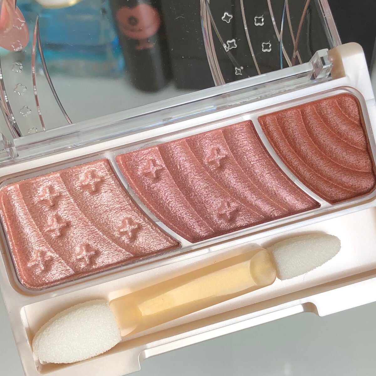 トーンアップアイシャドウ/CEZANNE/アイシャドウパレットを使ったクチコミ(2枚目)