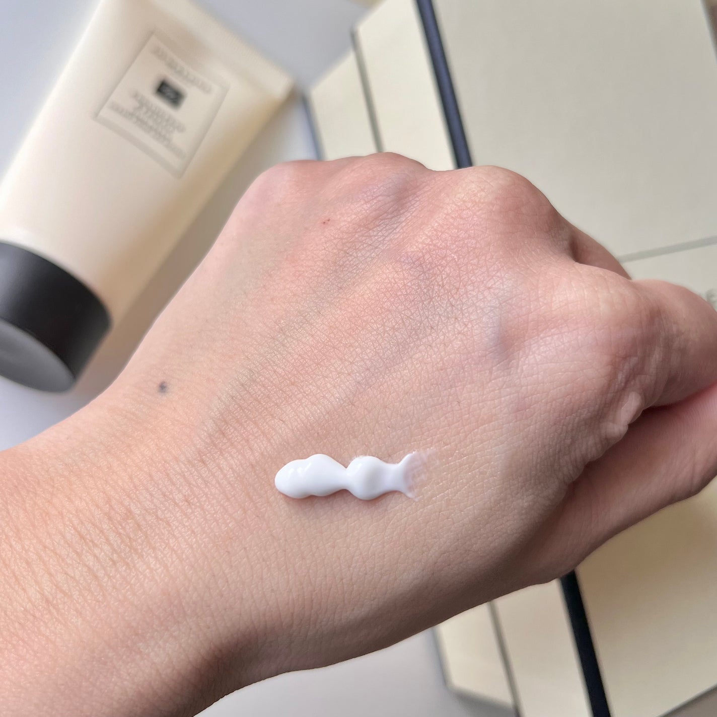 イングリッシュ ペアー & フリージア ハンド クリーム/Jo MALONE LONDON/ハンドクリームを使ったクチコミ(2枚目)