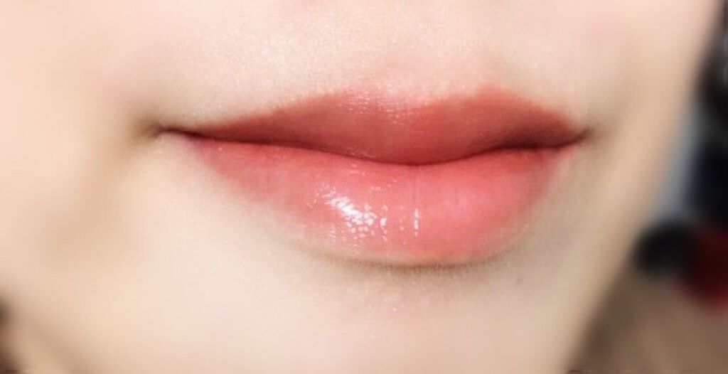 ルージュ ピュールクチュール ヴェルニ ウォーターグロウ No.207 イリーガル ロージィヌード/YVES SAINT LAURENT BEAUTE/口紅を使ったクチコミ（3枚目）