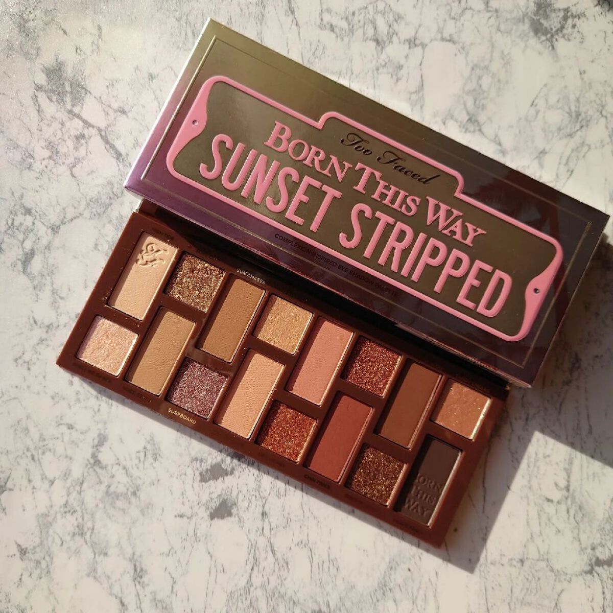 ボーンディスウェイ サンセット ストリップ アイシャドウ パレット/Too Faced/アイシャドウパレットを使ったクチコミ（3枚目）