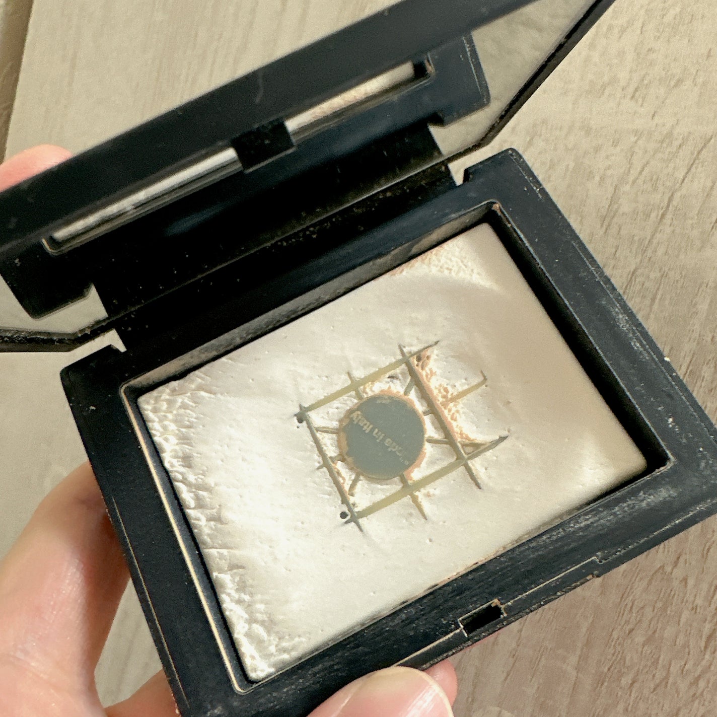 ライトリフレクティングセッティングパウダー プレスト N/NARS/プレストパウダーを使ったクチコミ(4枚目)