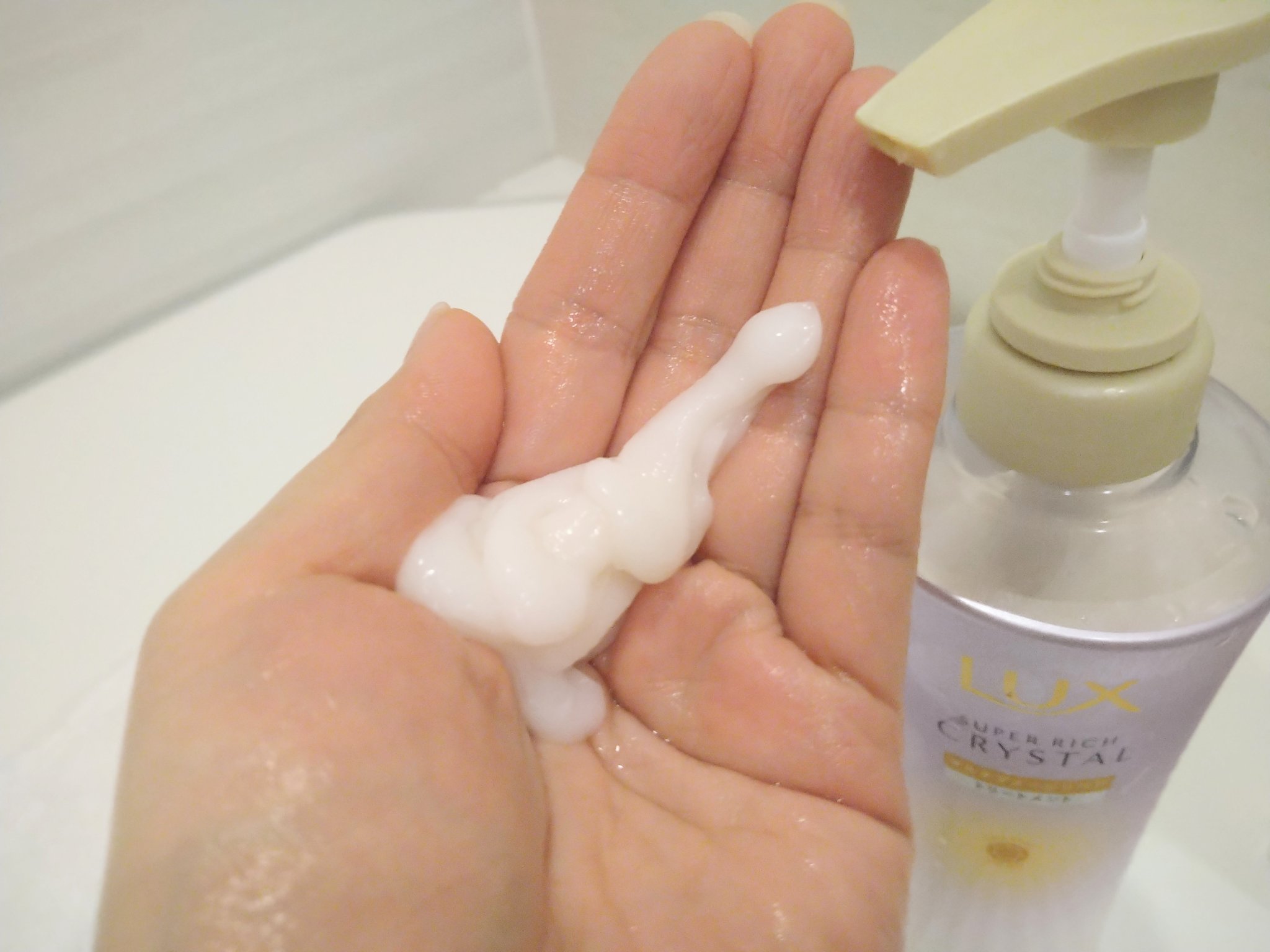 ラックス スーパーリッチクリスタル マルチダメージリペア ヘアオイル/LUX/ヘアオイルを使ったクチコミ（3枚目）