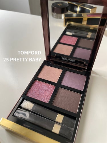 TOM FORD BEAUTY
アイ カラー クォード
25プリティ ベイビー

※写真動画全て無加工ノンフィルター📷

やっと買ったプリティベイビー
手持ちのアイカラークォードが33個になり
収納場所