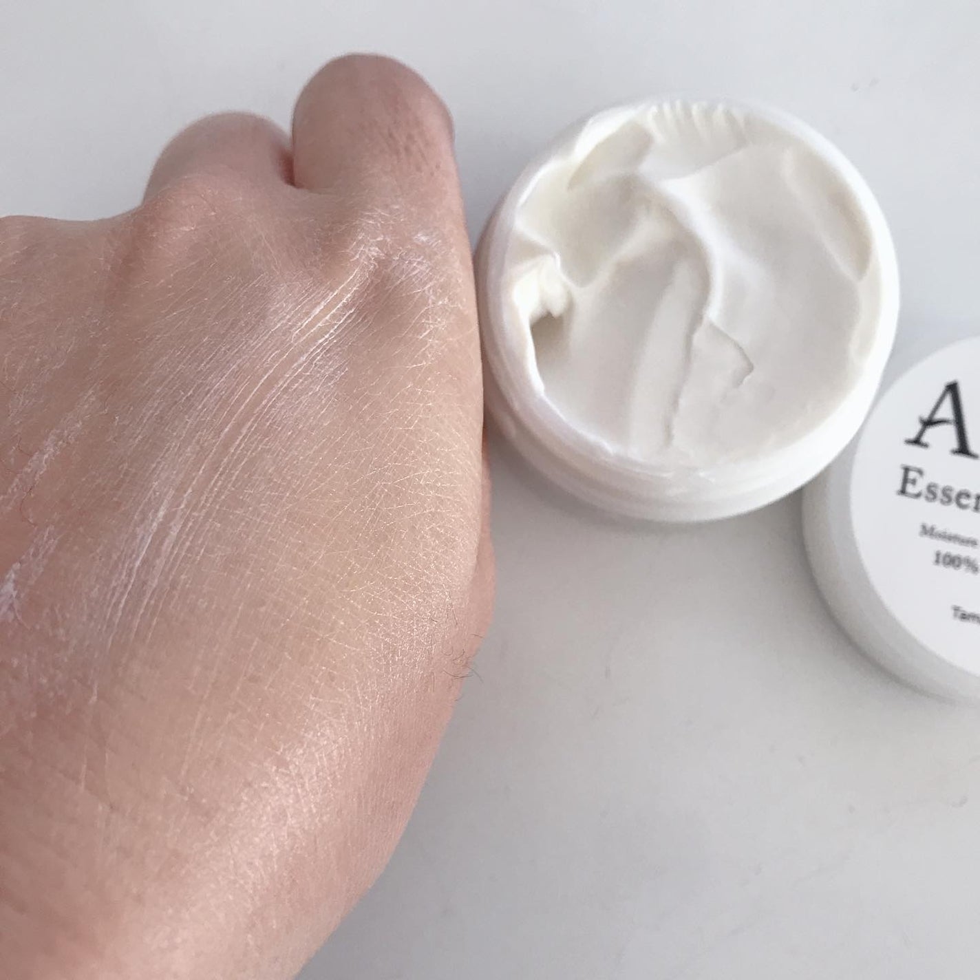 アルピ二エッセンスクリーム/魂の商材屋/フェイスクリームを使ったクチコミ(4枚目)