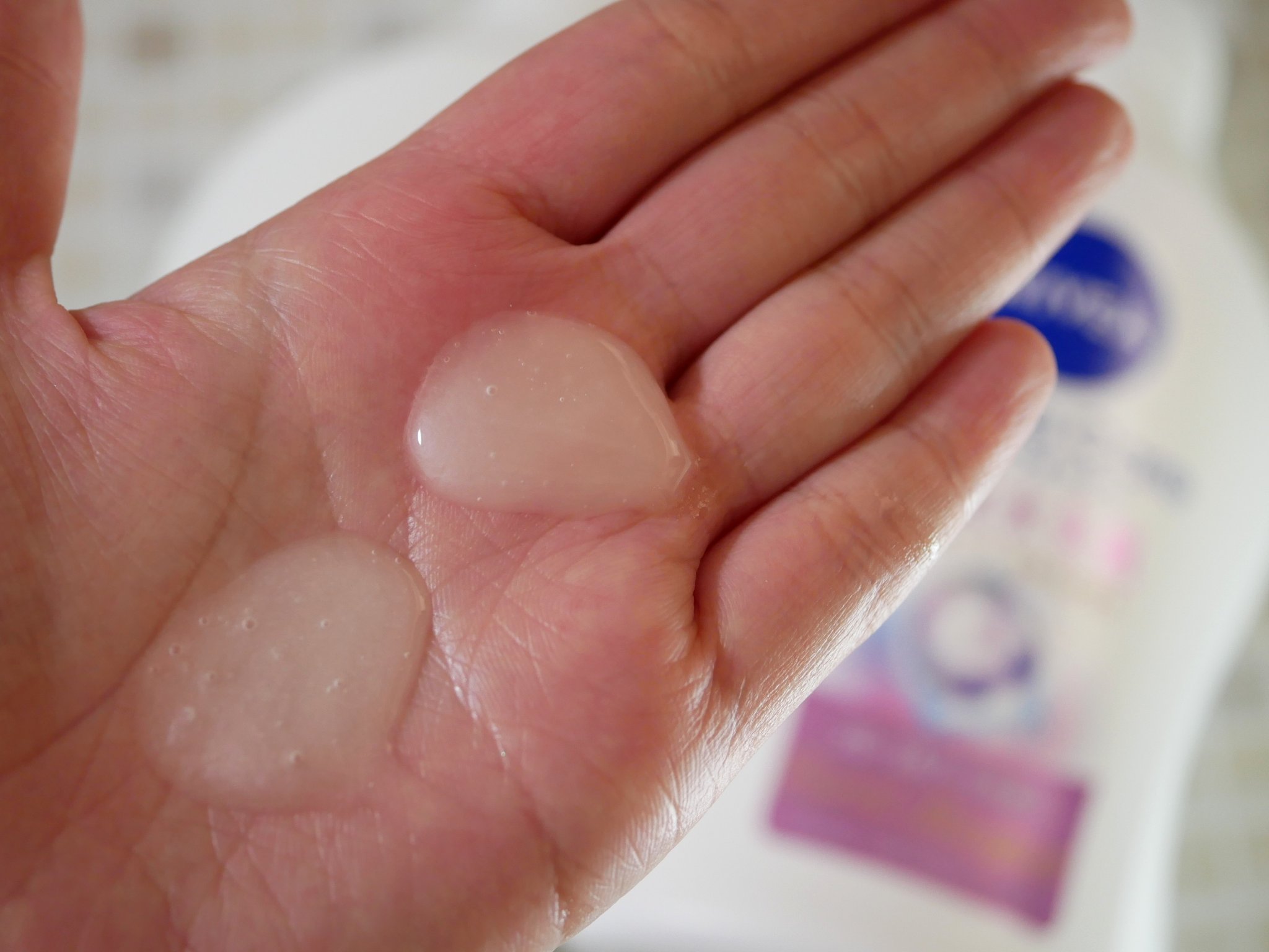 クリームケア ボディウォッシュ W保水美肌 フローラルブーケの香り/ニベア/ボディソープを使ったクチコミ（2枚目）