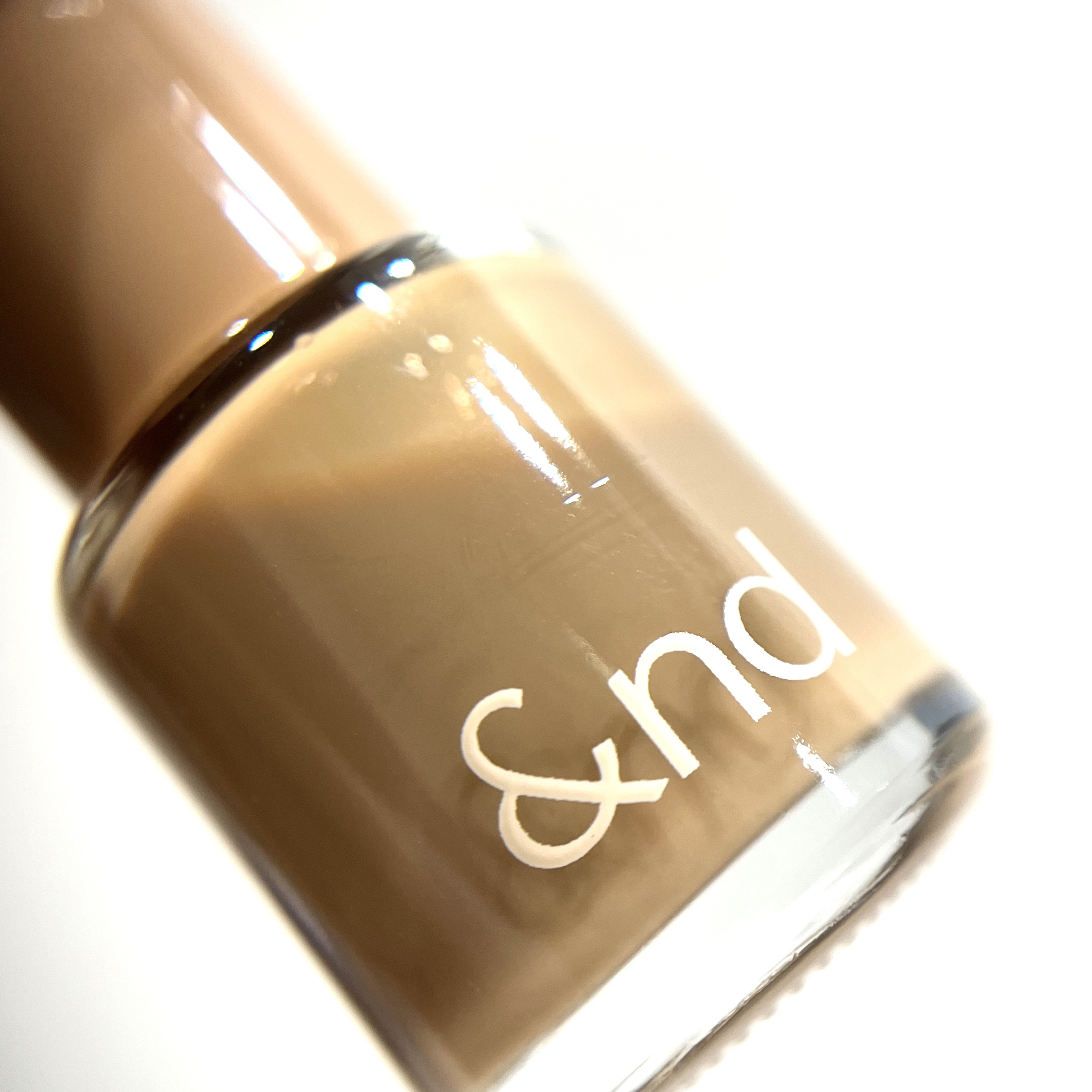 アンドバイロムアンド　グラッシードロップネイル BE01 キャラメル/&nd by rom&nd/マニキュアを使ったクチコミ（2枚目）