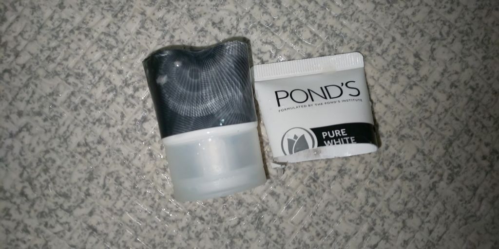 PURE WHITE/POND'S/洗顔フォームを使ったクチコミ（2枚目）