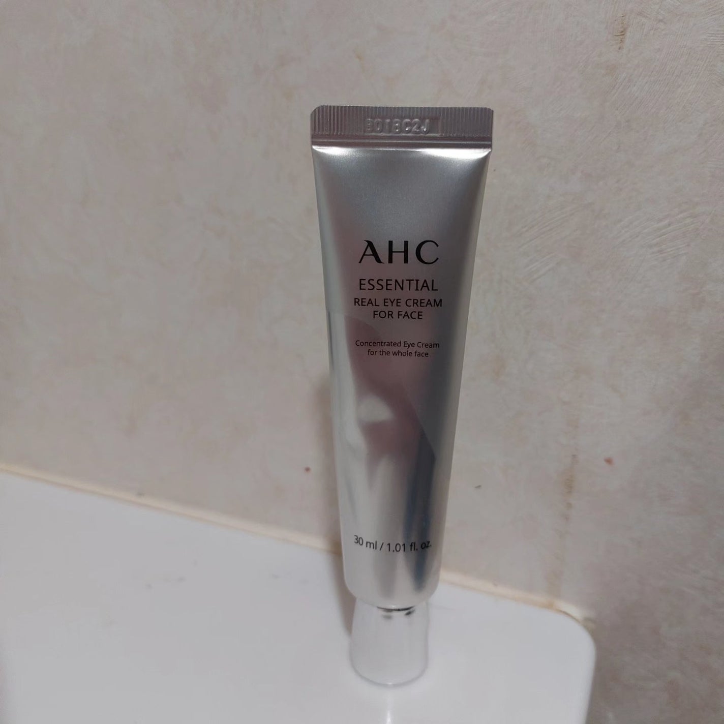 エッセンシャル リアル アイクリーム フォーフェイス/AHC/アイケア・アイクリームを使ったクチコミ(1枚目)