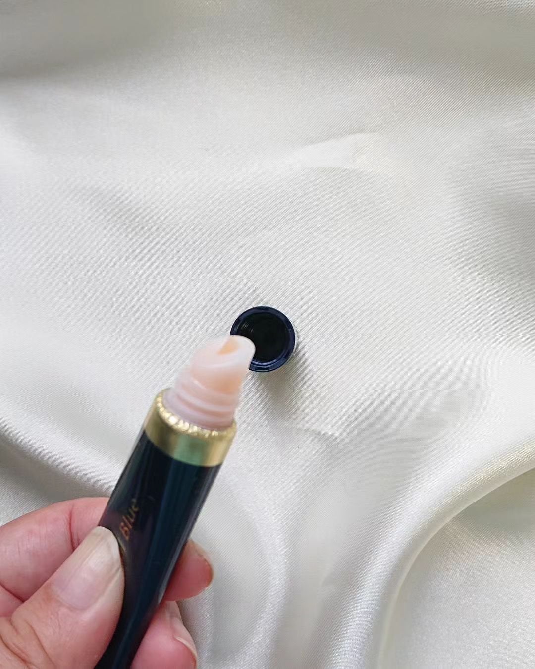 ニベア ロイヤルブルーリップ 濃密美容ケア/ニベア/リップ美容液を使ったクチコミ(3枚目)