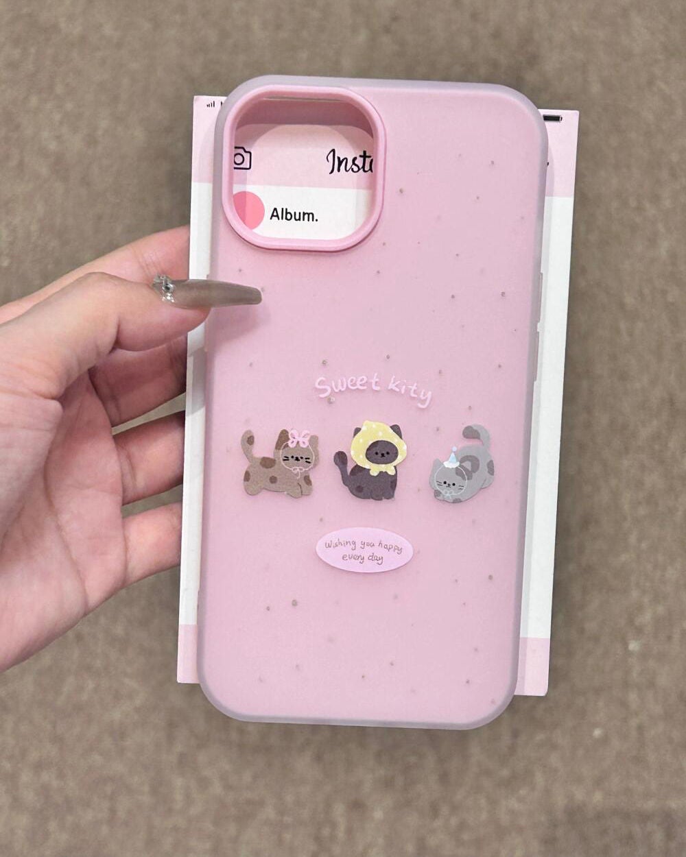 ケース大好きっ子 on LIPS 「三匹の小さな子猫#iPhoneケース#購入品#購入品紹介#コレ..」(1枚目)