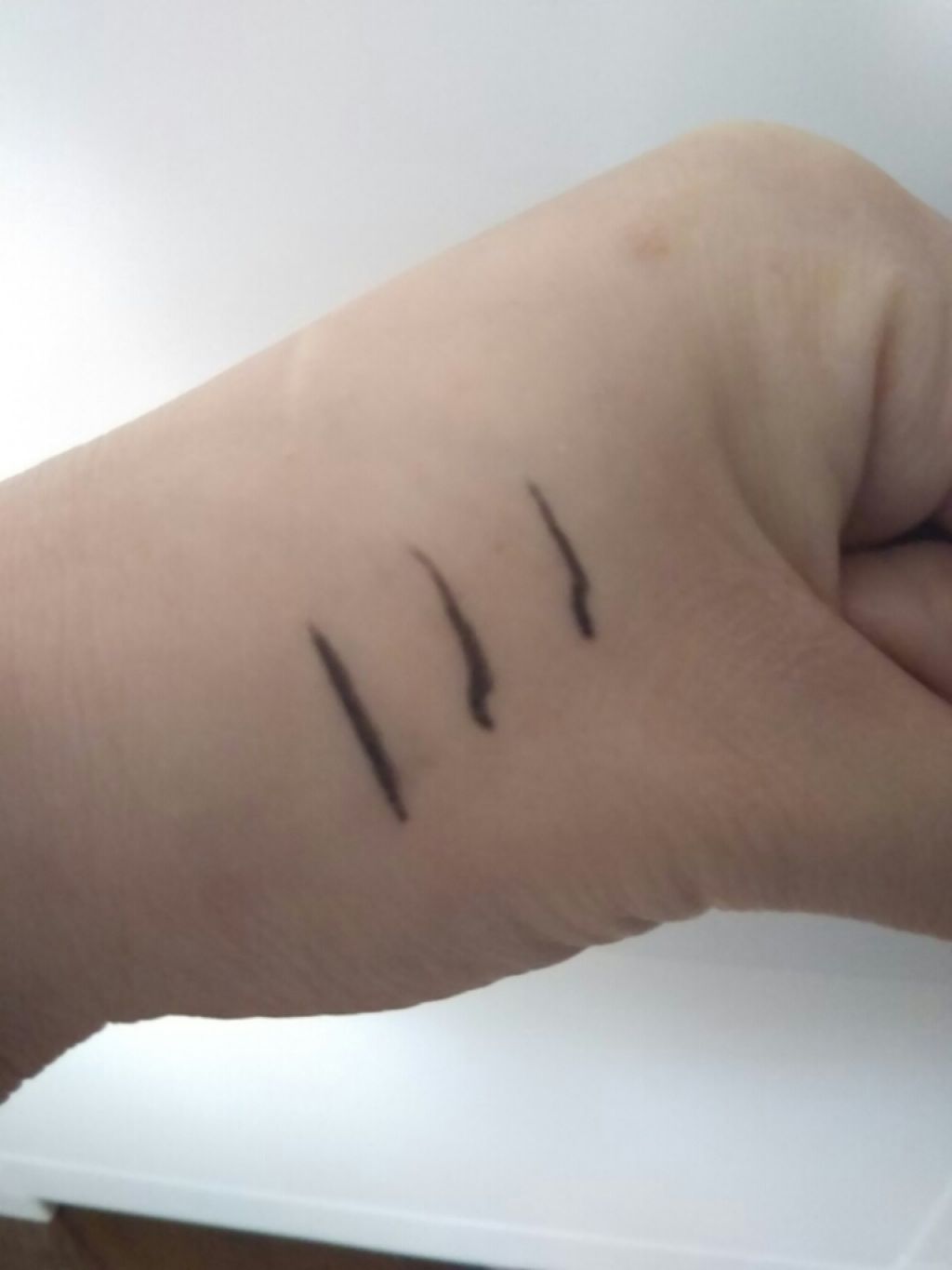 スーパーシャープライナーEX2.0 BK-1/KATE/リキッドアイライナーを使ったクチコミ（3枚目）