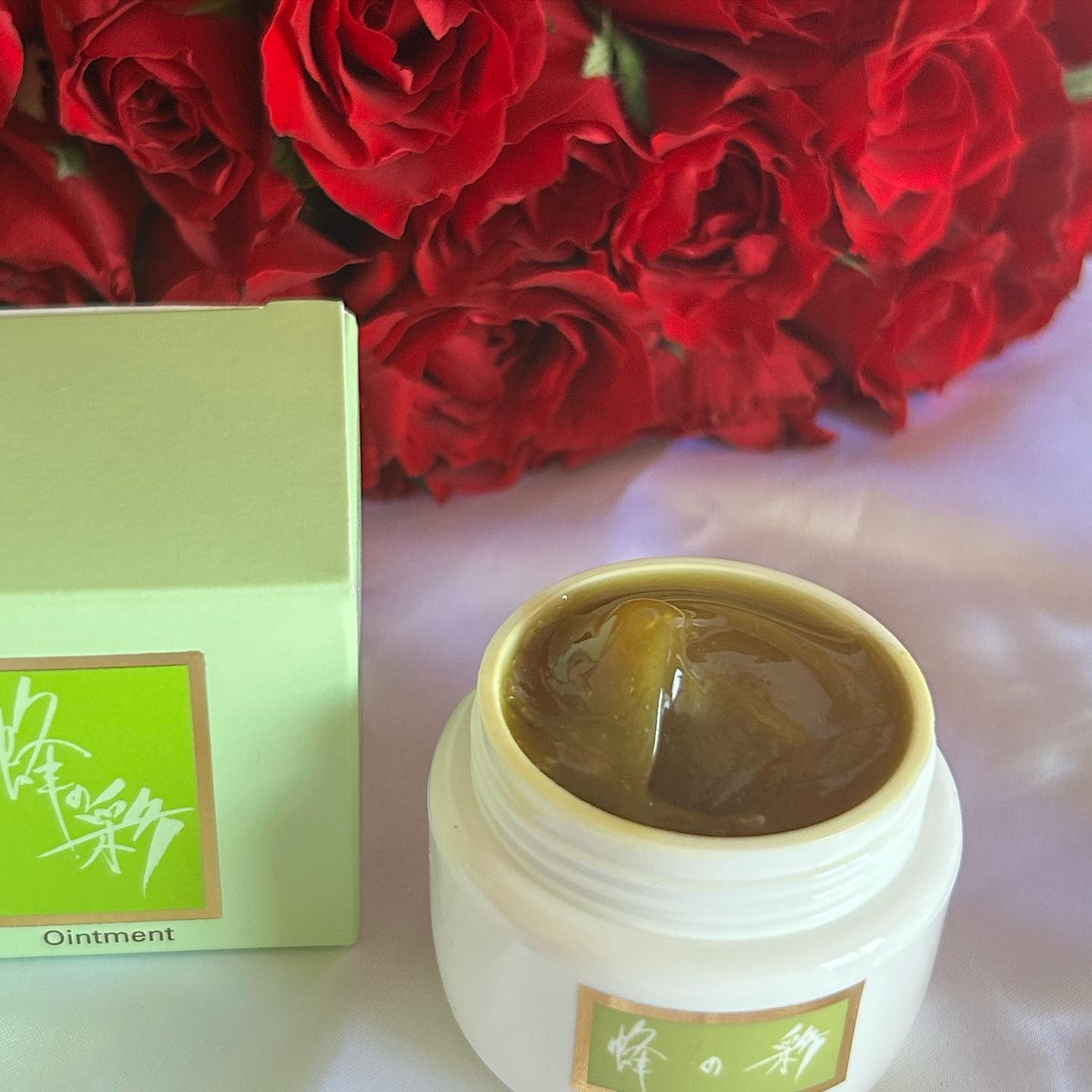 蜂彩膏　ハッカ成分有り/蜂の宝本舗/ボディクリームを使ったクチコミ（3枚目）