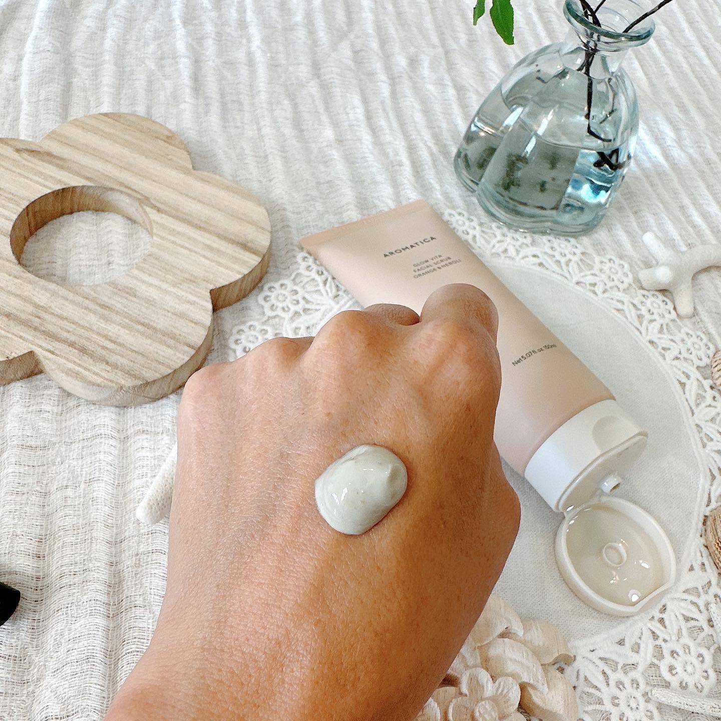 グロービタ フェイシャルスクラブ オレンジ＆ネロリ/AROMATICA/スクラブ・ゴマージュを使ったクチコミ（3枚目）